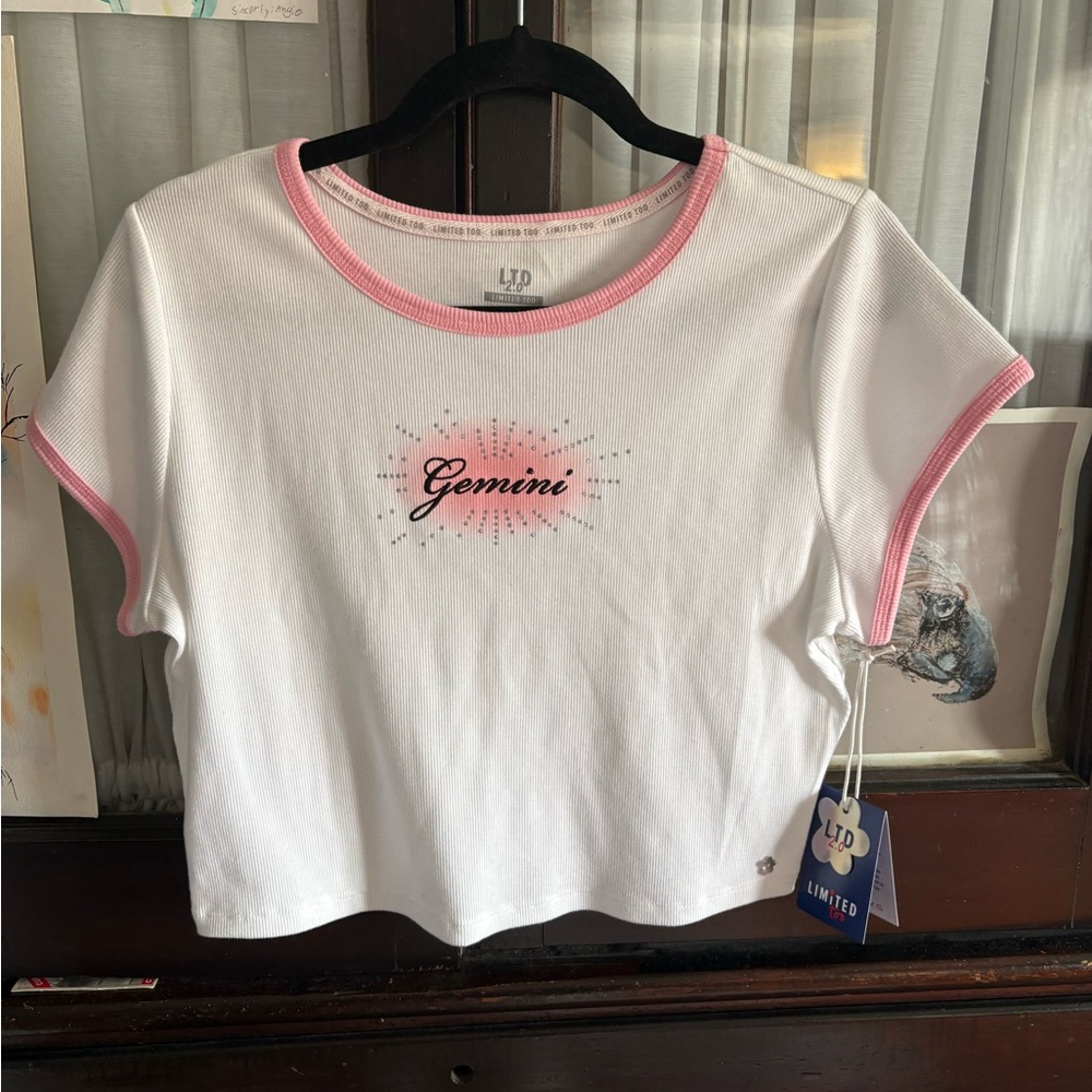Limited Too Junior Gemini White & Pink Crop Tee